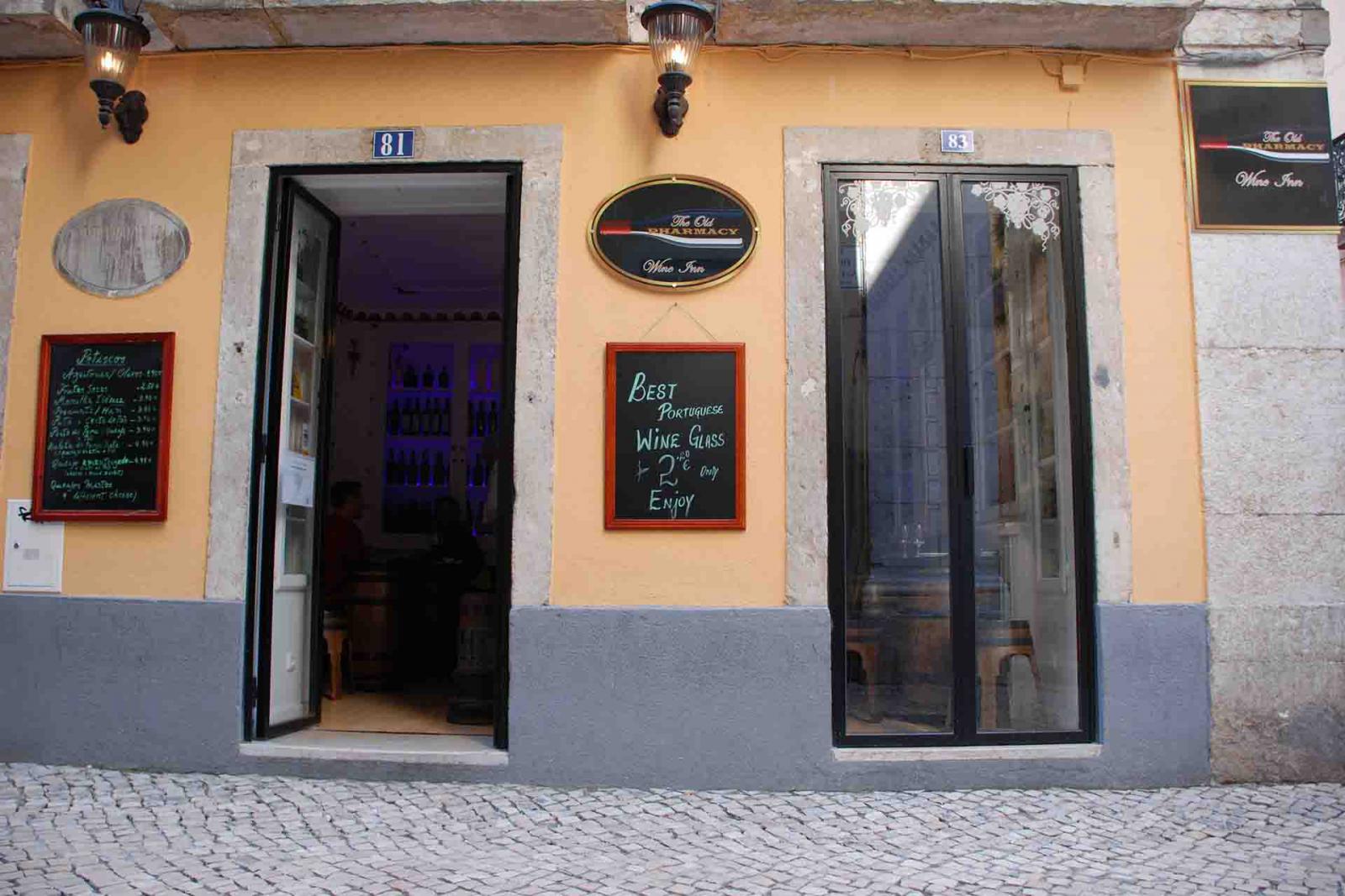 The Old Pharmacy, famous Lisbon wine bar